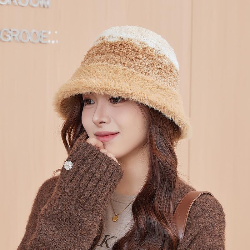 Fashionable Thickened Plush Fisherman Hat for Women In Autumn and Winter Outdoor Warm Rainbow Knitted Basin Hat That Looks Smaller