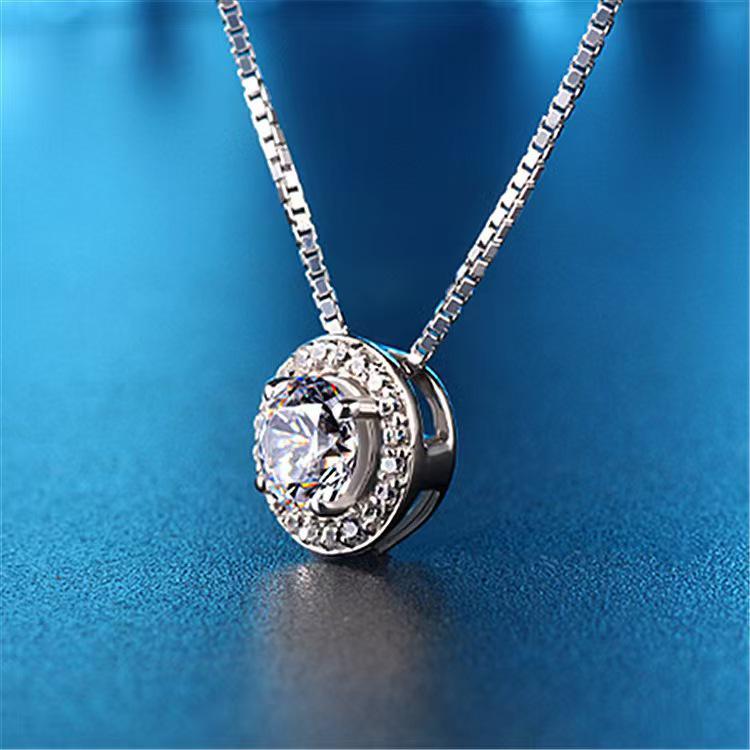 Korean Style Zircon Clavicle Necklace with Round Diamond Pendant