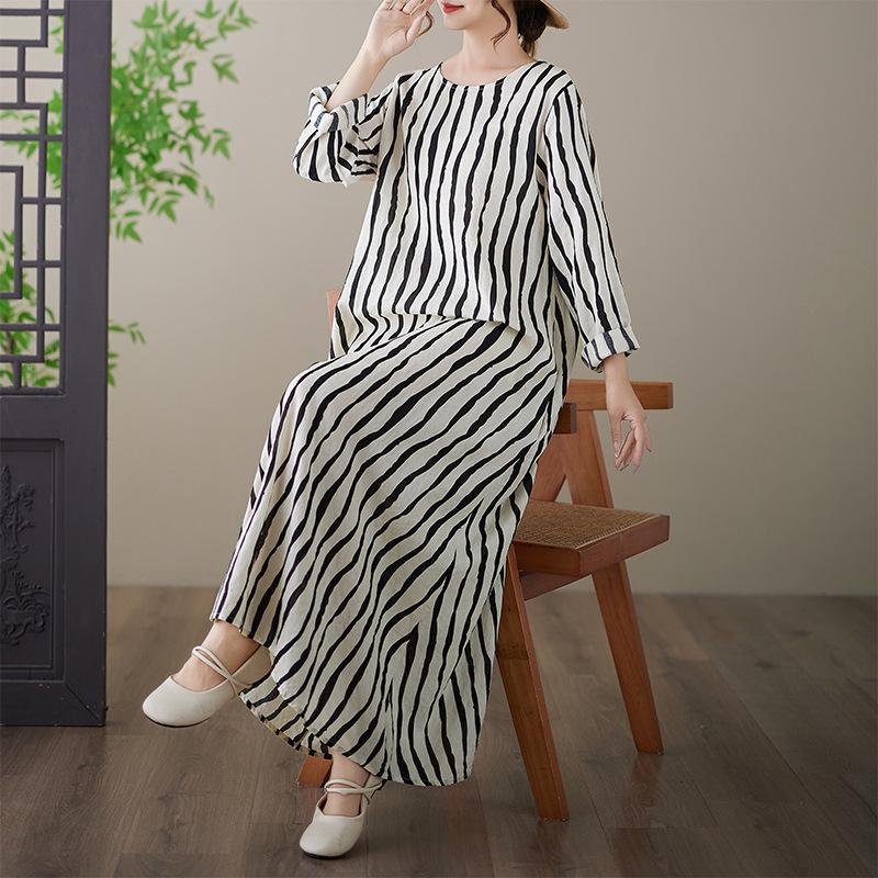 Plus Size Cotton Linen Dress - Printed, Round Neck, Long Sleeve, Holiday Style 2XL