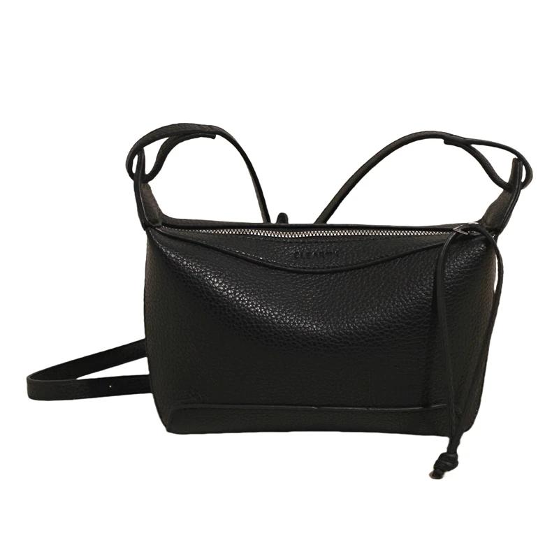 New Sense of Luxury Solid Zipper PU Pillow Shoulder Bags for Women 2026 High Quality Temperament Classic Commute Crossbody Bags