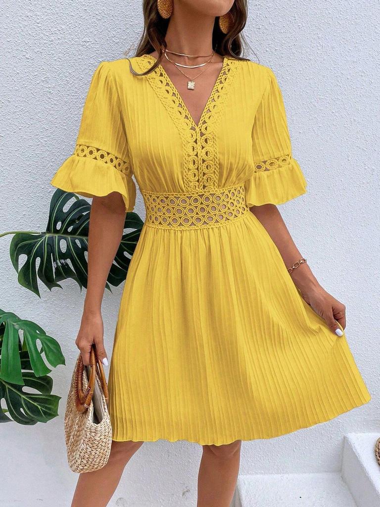 European & American Women's Summer V-neck Solid Color Dress with Patchwork Lace & Waist-cinching Design