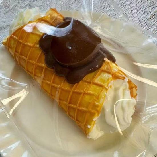 Waffle Cream Roll Squeeze Toy Stress Relief Simulation Dessert Sensory Toy Decompression Food Grade Realistic Fake Food Fidget Toy