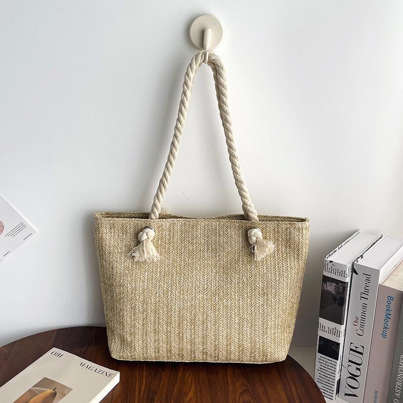 Large Capacity Straw Woven Bag, Foreign Style Portable Tote Bag, Vacation Woven Commuter Fashion Versatile Shoulder Bag