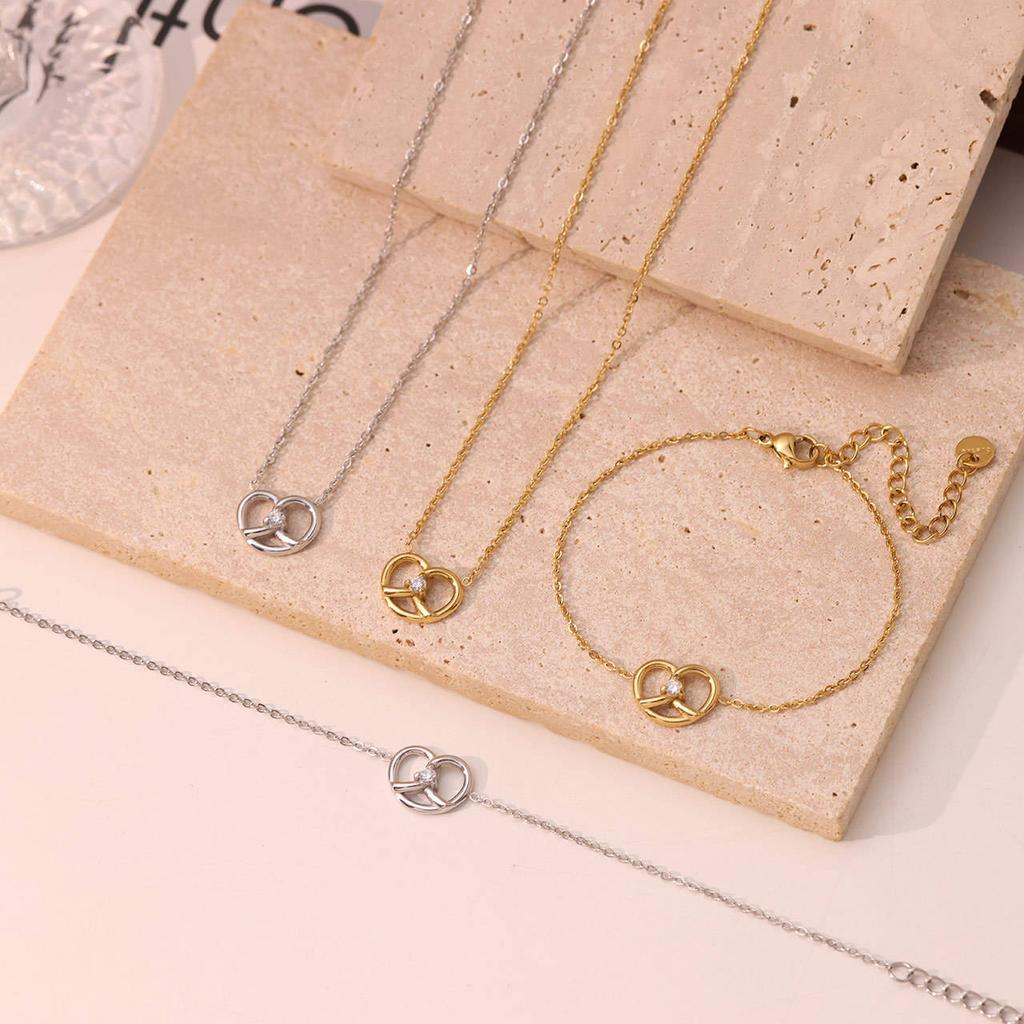 Fashion Charm Bracelet Gold Plated Stainless Steel with Heart and Zircon High Quality Jewelry Unisex Gift