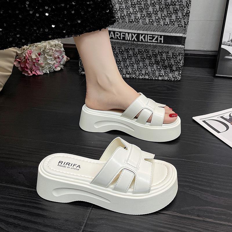 Platform slippers women's summer wear high-end new silver sandals with skirts are beautiful and cool slippers