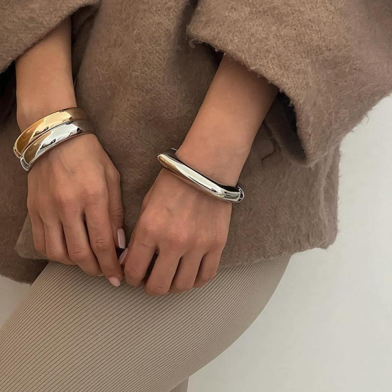 Open Bracelet Jewelry Fashion Smooth Surface Simple Metal Wind Wide Version Round Spring Bracelet Women