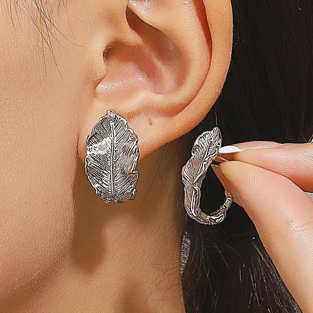 European and American Cold Wind Alloy Design Earrings Women's Retro Leaf Earrings Cross-border Jewelry Fashion Earrings Women