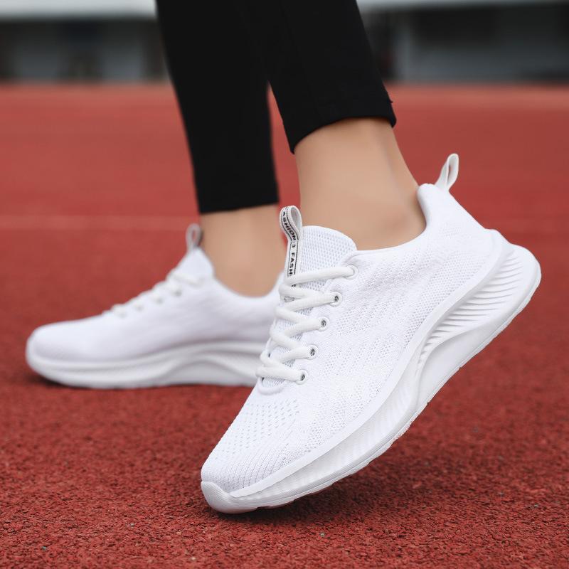 Casual little white shoes women's shoes 2025 spring new breathable mesh running shoes lightweight soft sole comfortable sports shoes
