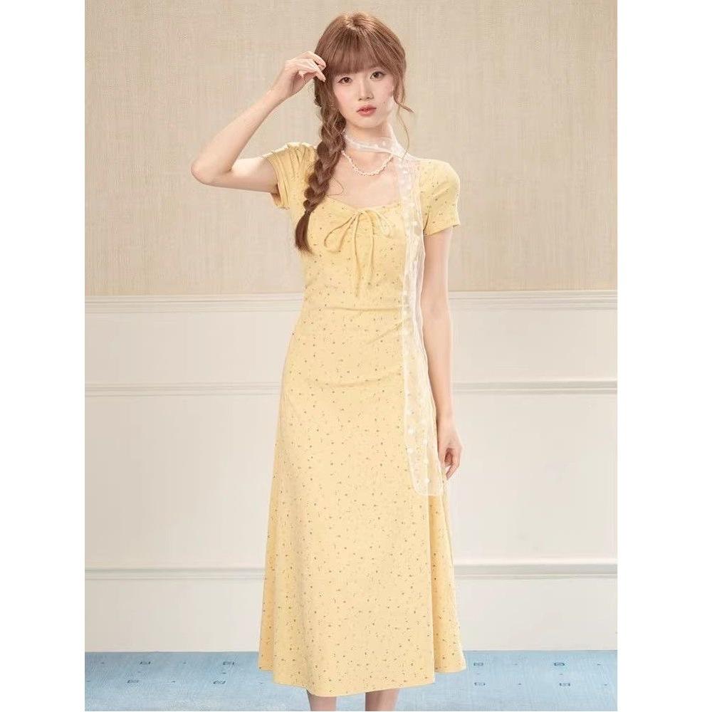 Summer Pure Desire Wind Slim-fitting Floral Sweet Waist and Thin Temperament 2026 Midsummer Dress Square Neck Short-sleeved Skirt