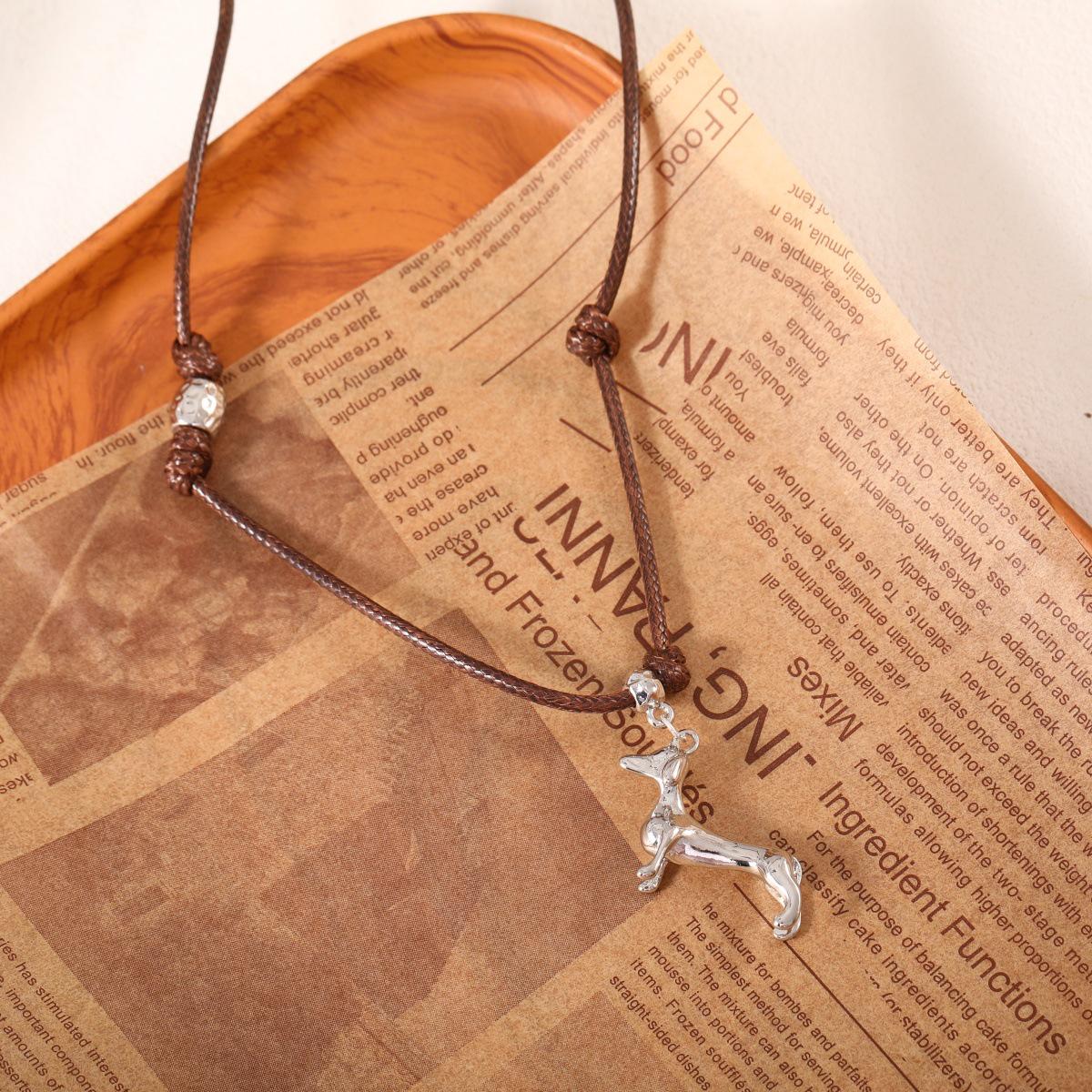 

Adorable Puppy Pendant Necklace for Women - Unique Clavicle Chain, Latest Drawstring Fashion.