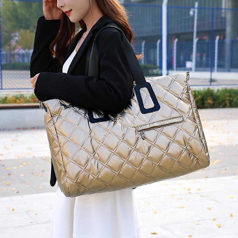 Fashionable and Personalized Shiny Wet and Dry Separation Sports Gym Bag Short-distance Outdoor Waterproof Yoga Bag Handheld Travel Bag