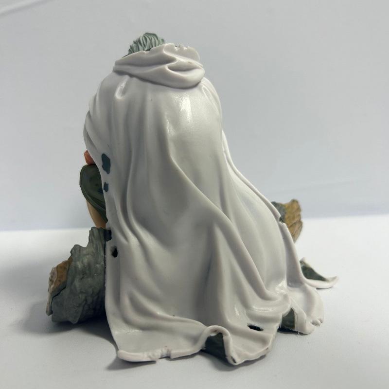 ONE PIECE sitting Raleigh primary color sitting Raleigh figure animation King of Navigation Roger model statue gift