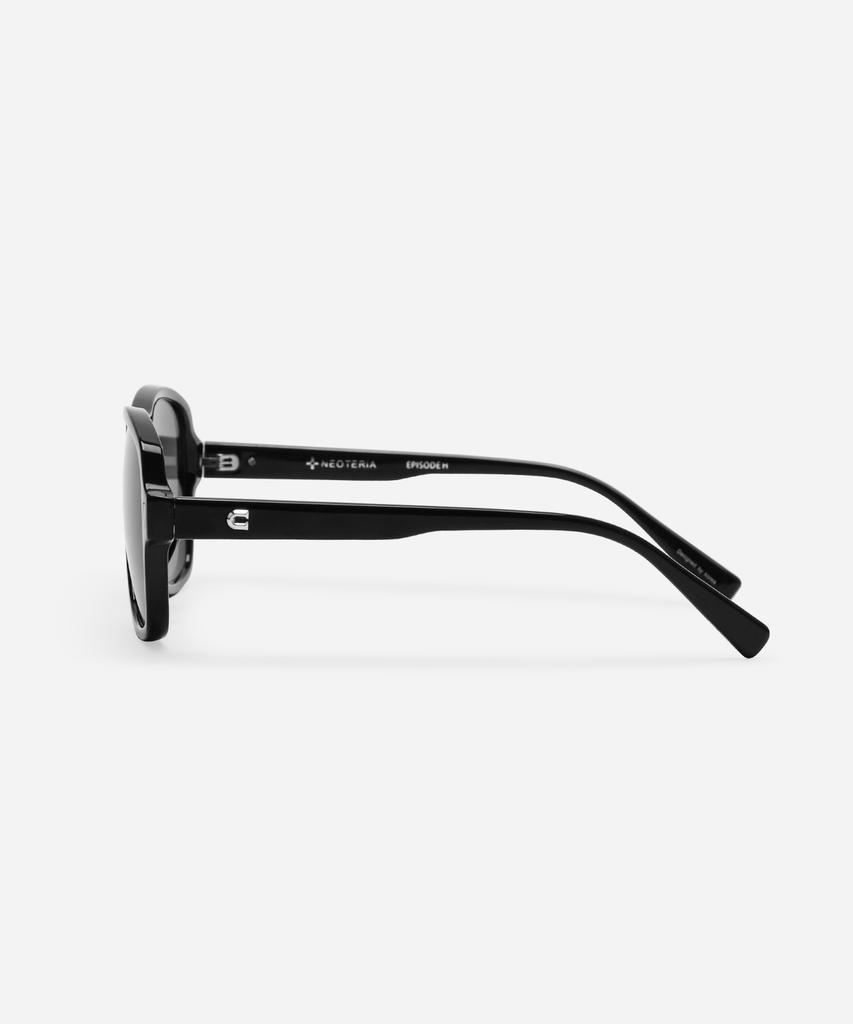 Neotelia Rek · Black