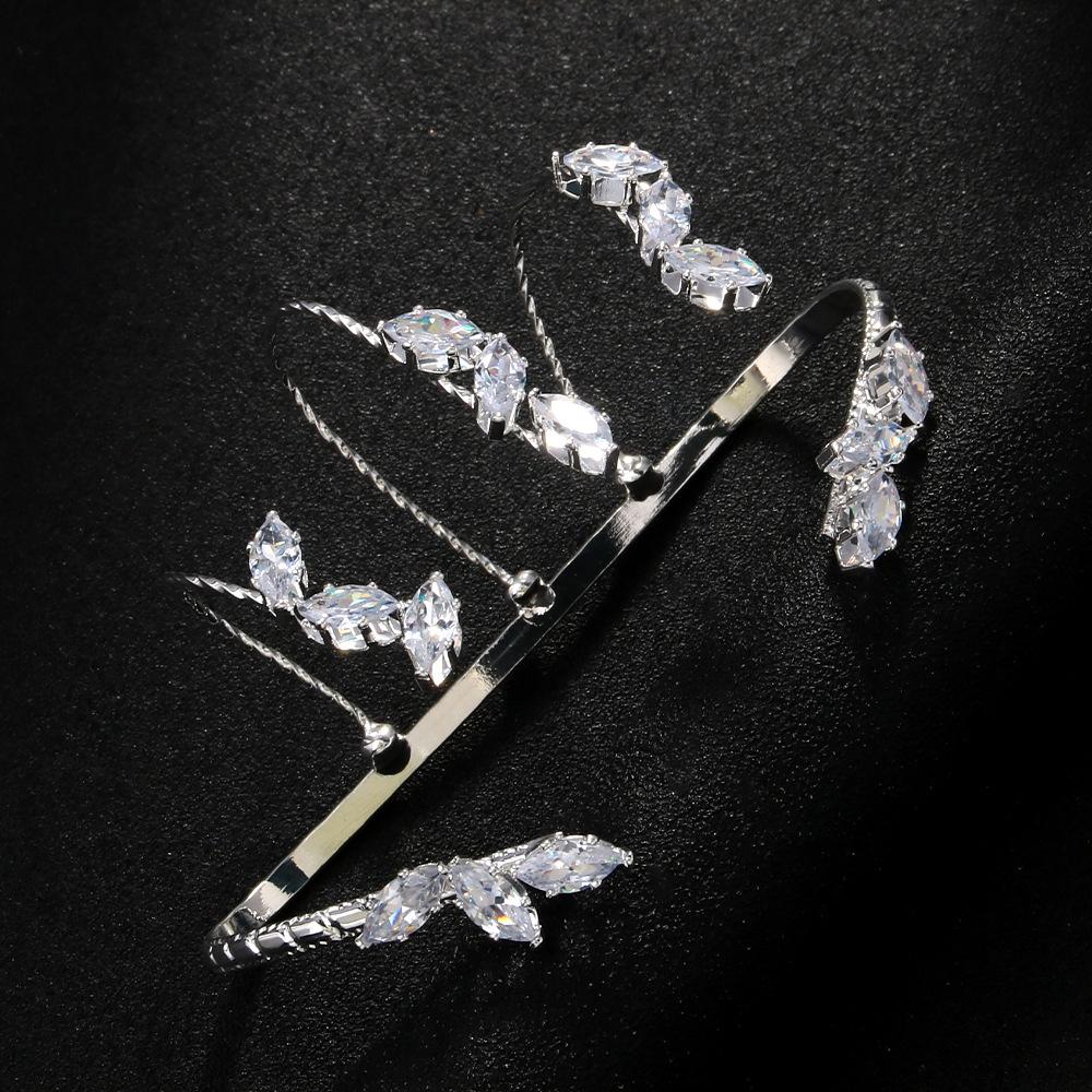 Fashion Zircon Leaf Open Bracelet Jewelry for Women Party Gift Bling Diamond Adjustable Hand Accessories