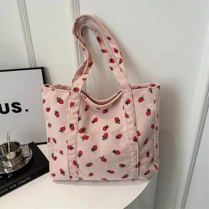 

Linen fabric strawberry pattern handbag / beach bag. Large capacity crossbody bag, commuter lady s handbag розовый