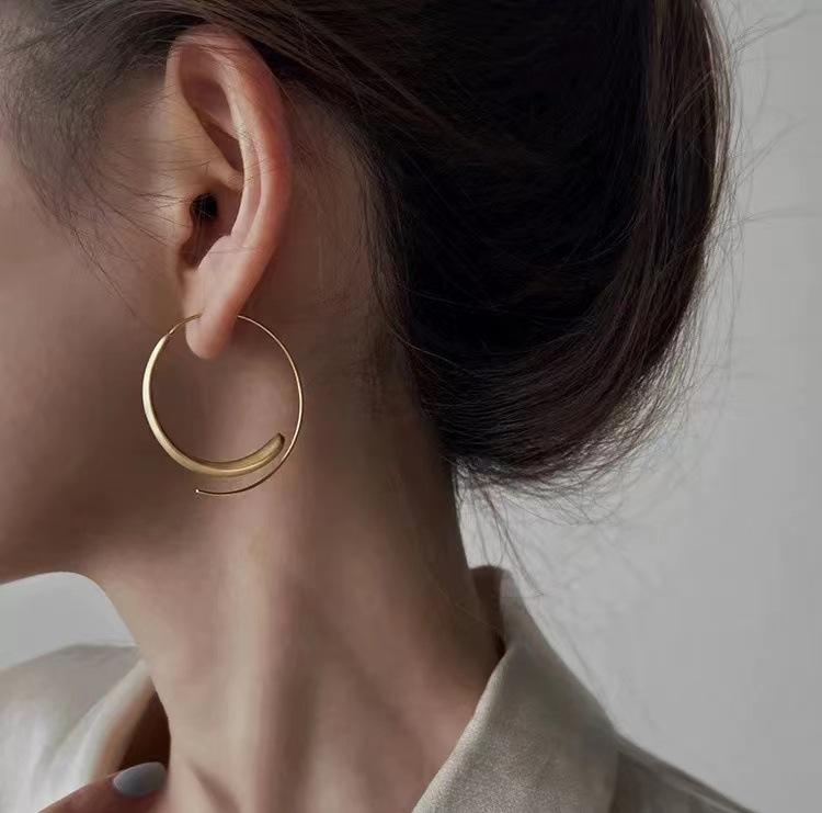 Minimalist Plain Hoop Earrings Simple And Chic Versatile Elegant Earrings For Women Delicate And Stylish Jewelry