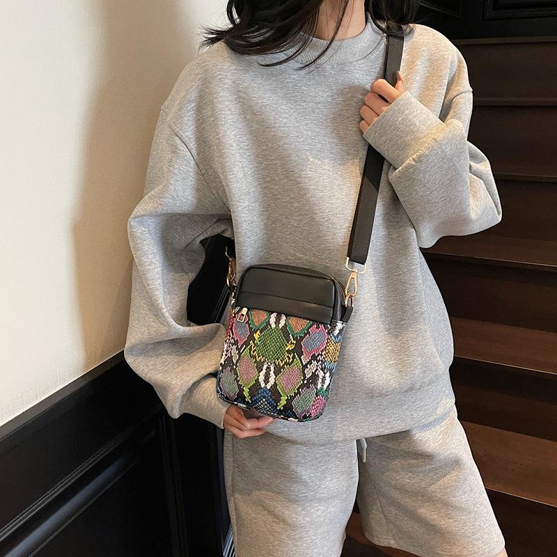 Leopard Print Crossbody Bags for Women Fashion Casual Shoulder Bag Lightweight Phone Purse Versatile Office Daily Small Bag AVE