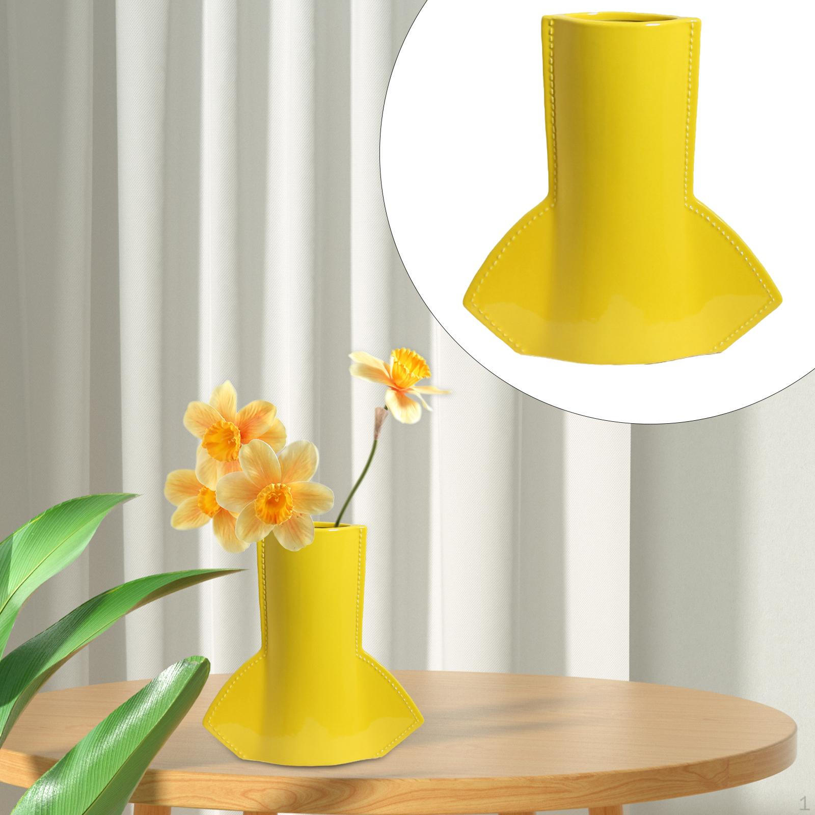 

Элегантная фарфоровая ваза для домашнего декора жёлтый