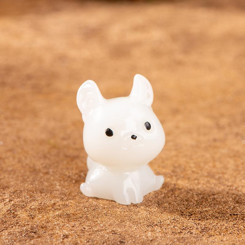 Micro Feature Cartoon Cute Glow-in-the-dark Roll Ear Cat Resin Feature Desktop Car Light Up Cat Ornament Accessories