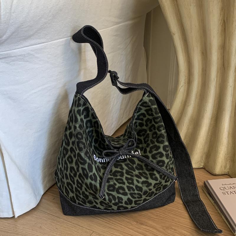 

Retro leopard print splicing double-sided bag large-capacity denim tote bag messenger bag lazy wind casual shoulder bag зелёный