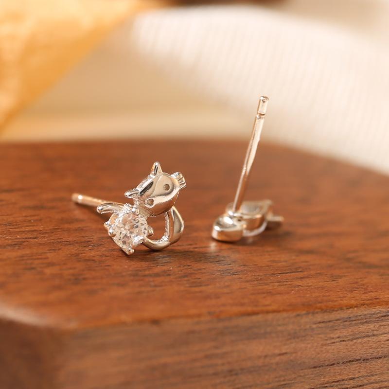 Mini Cute Kitten Xiaoyu Earrings Women's Fashion Personality Niche Design New Earrings