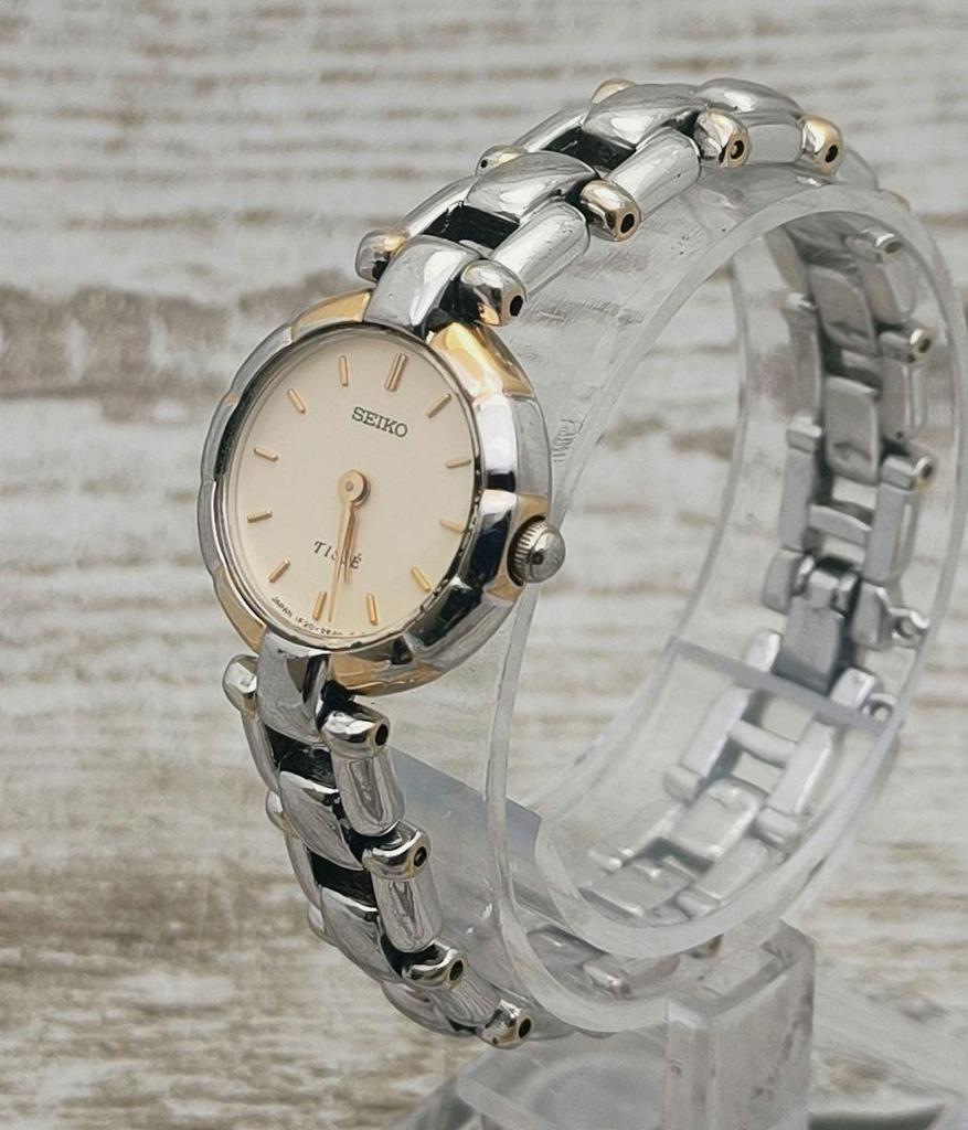 [USED] Working SEIKO Women's Analog Watch with Gold Bracelet