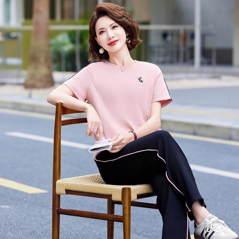 

Stylish Summer Sportswear Set for Middle-aged Women - 2026 Short-sleeved T-shirt Top XL [80-95 lbs]