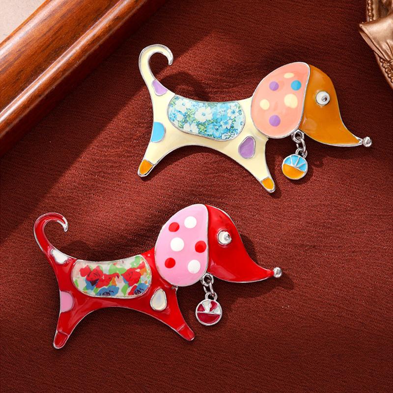 1 pièce Forme de chien pour femmes Émail Anamel Bijou Cadeau Broches Chien Dessin Animé Broche Designer Épinglette Huile Goutte