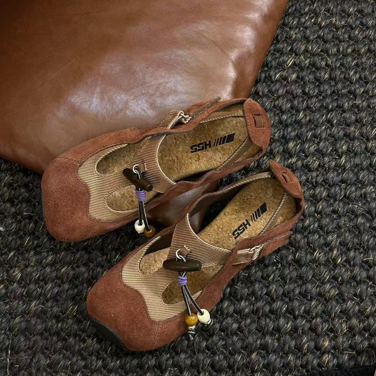 

Women s shoes basil and pine ethnic style wooden tone moral training sandals 3cm niche Mary Jane shoes square head pedal 40 темно-коричневого