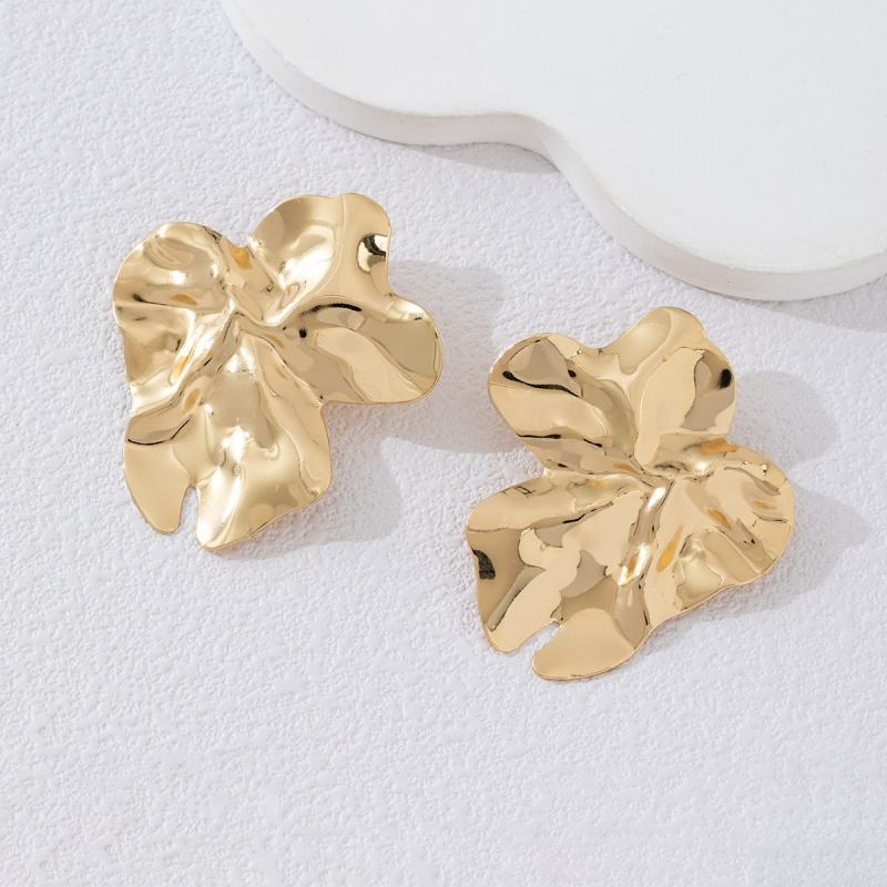 1 pair of gold vintage-style exaggerated metallic lava-textured stud earrings, irregular geometric earrings, unique jewelry, sui