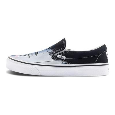 Slip-On Peaches. One Universe X Classic 'Black True White' VN0A5JLXBPB