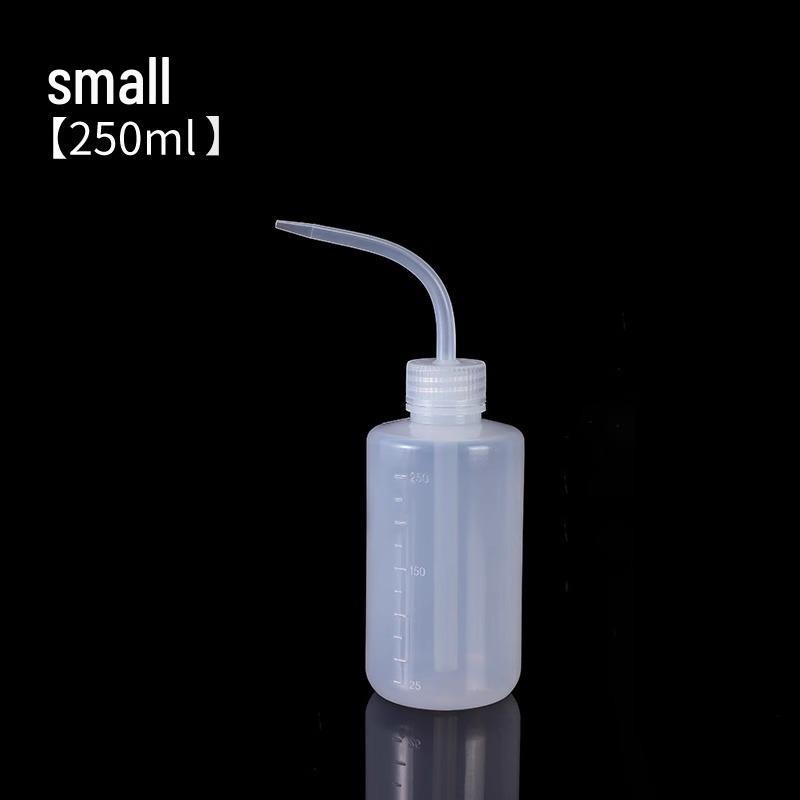 

Pointed Bend Squeeze Spray Watering Pot for Indoor Plants and Succulents