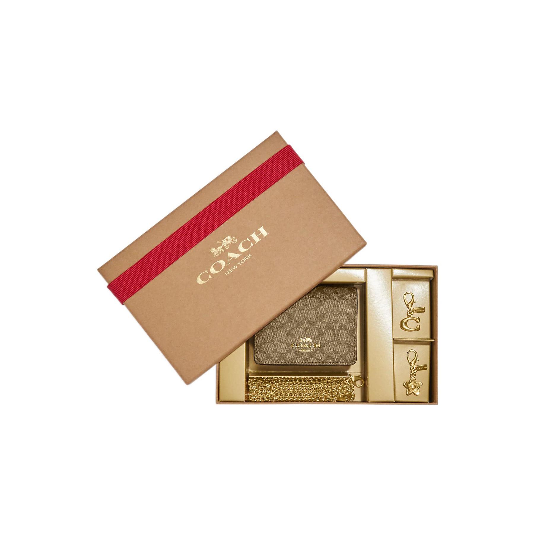 

Coach 10 Gift Box Classic Monogram Print Canvas And Leather Chain Wallet Mini Women Wallet Khaki CF468-IMBDX Gift Box Set (Basic Set+Yellow Box)