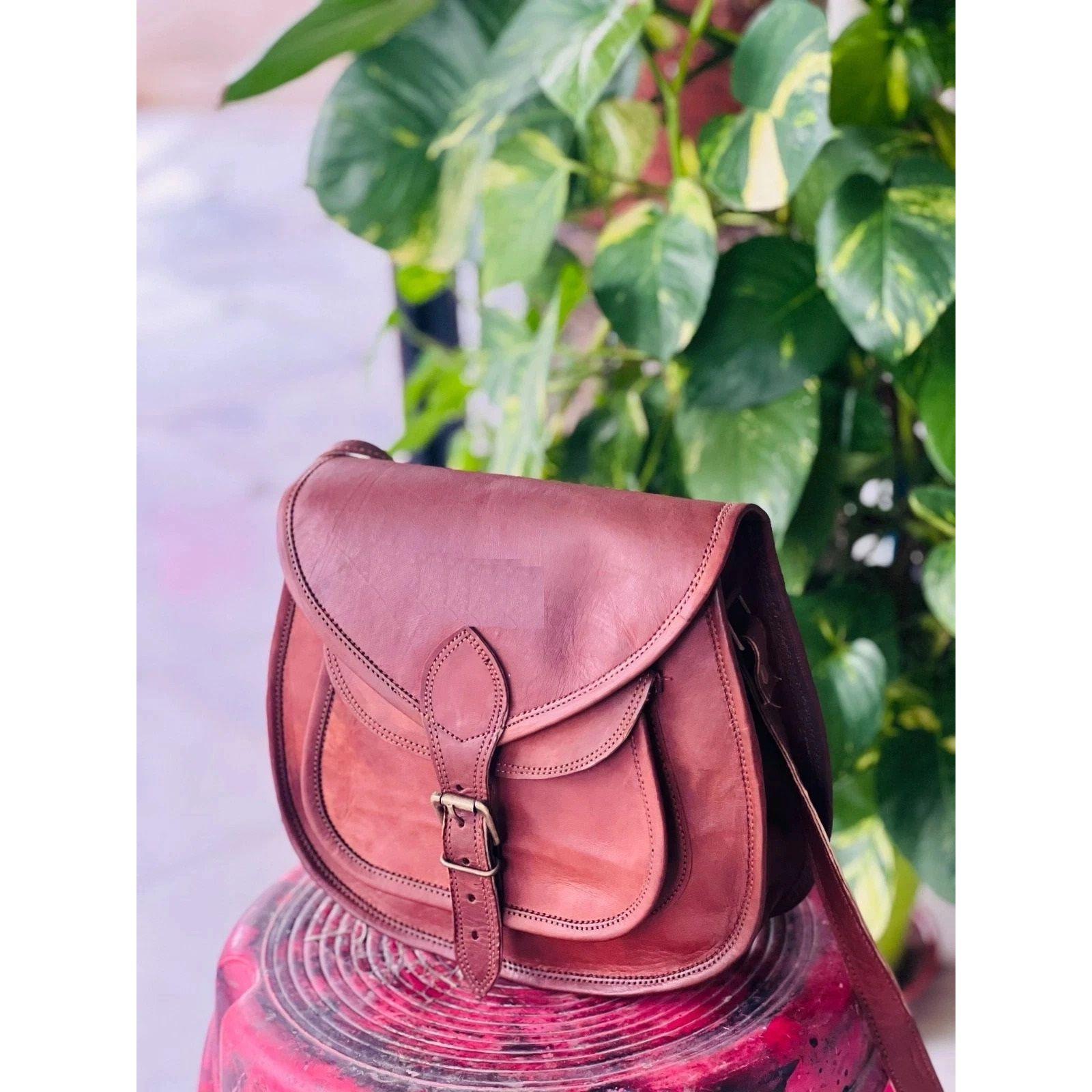 

Vintage Saddle Bag Genuine Prime Leather Shoulder Big Capacity 13 x 10 x 4 in