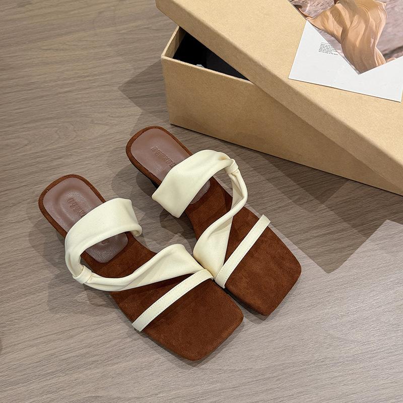 Cool Slippers Women's Summer New Outer Wear Fashion Beautiful Word with Temperament Thick Heel Sandals