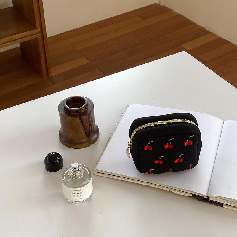 Small Earphone Lipsticks Sanitary Pads Storage Organizer Pouch Case Mini Zipper Women's Makeup Cosmetic Bag Coin Purse Wallet