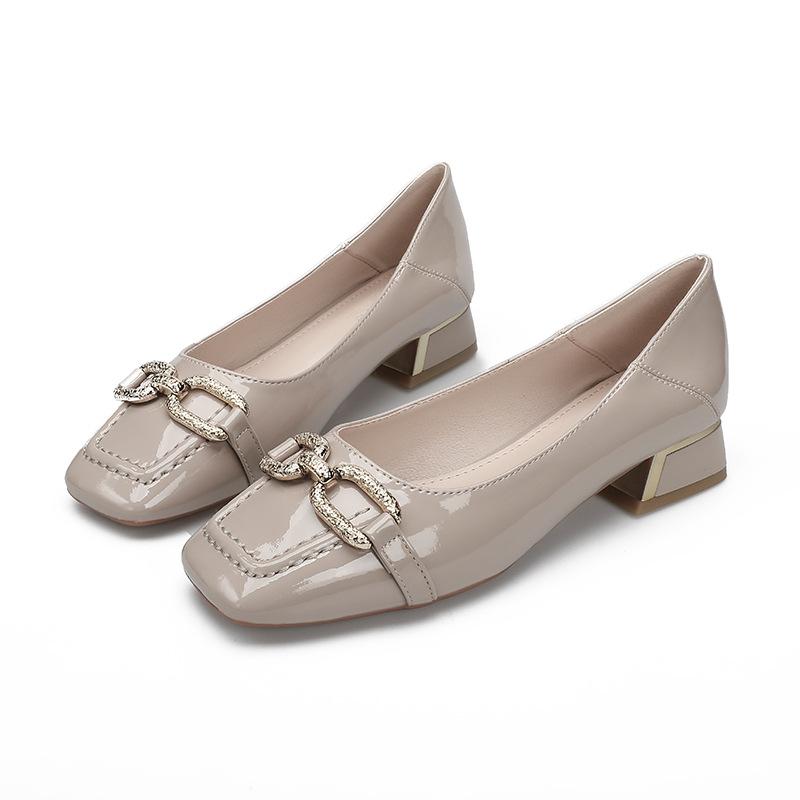 

Корейская версия лакированная кожа пряжка темперамент высокие каблуки квадратный носок толстый каблук одинарные туфли женские ретро вечерний бриз средний каблук повседневные 39