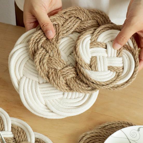 Heat Resistant Non-Slip Placemat for Dining Table Washable Woven Linen Straw Table Mat Heat Insulation Round Coaster Mat