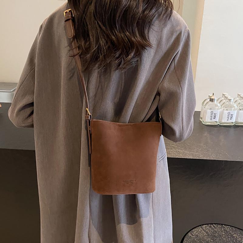 Retro Bucket Bag For Women New Fashionable Suede Frosted Shoulder Bags Simple Letter Ladies Shopping Crossbody Purse