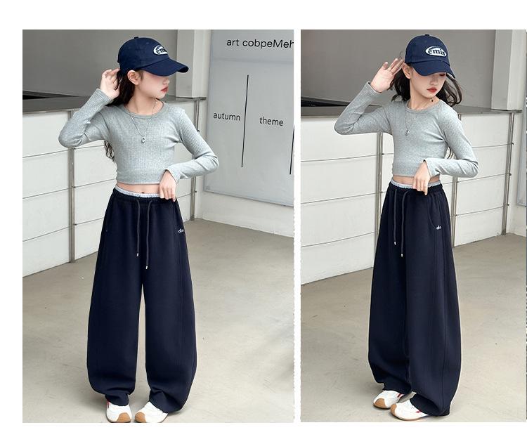 Dívčí sportovní kalhoty se širokými nohavicemi - Jaro/Podzim 2025 Neformální tepláky pro žáky základních škol