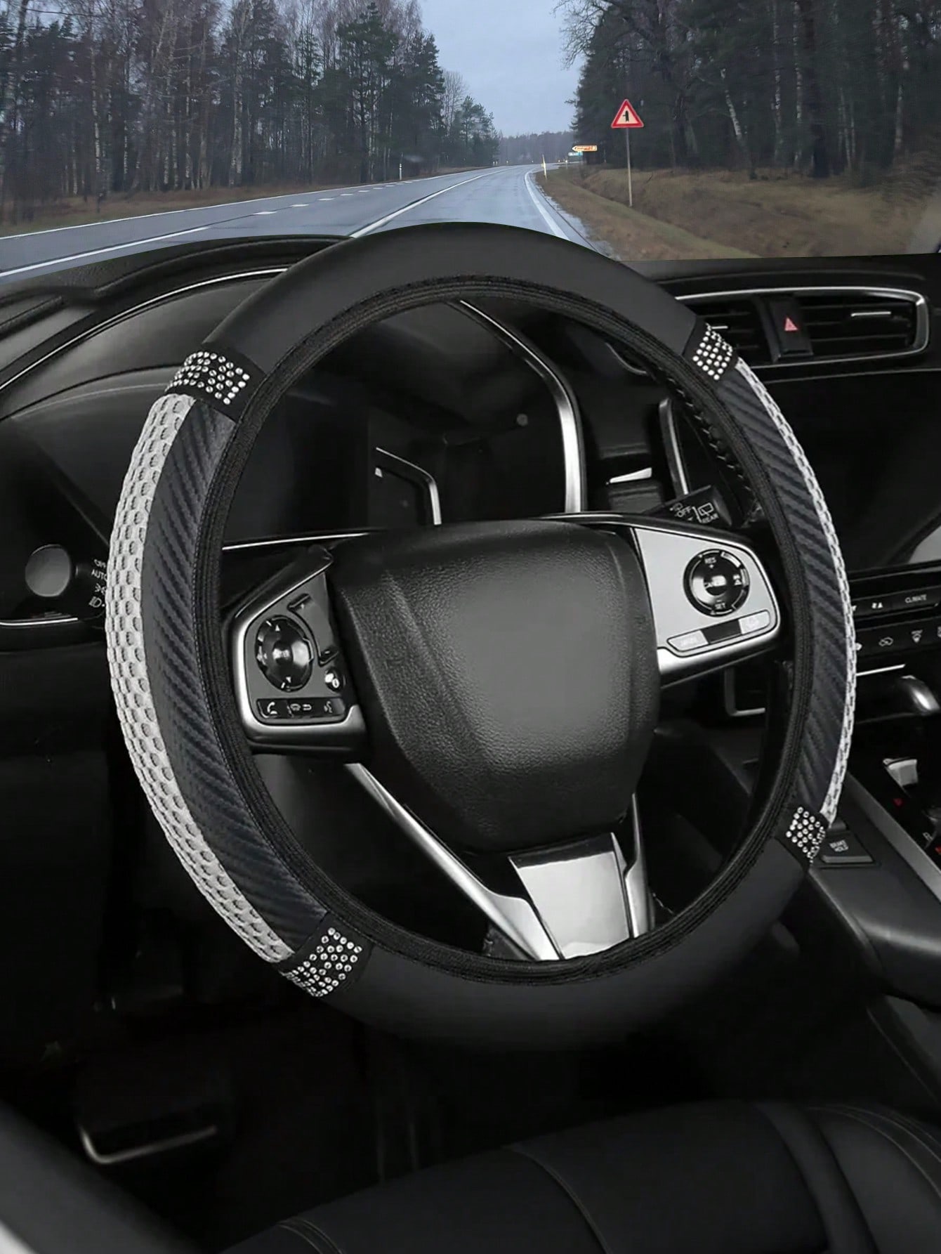 

Fashion Rhinestone Steering Wheel Cover (1Pc) - Carbon Fiber Pattern + 3D Honeycomb Stitching Design