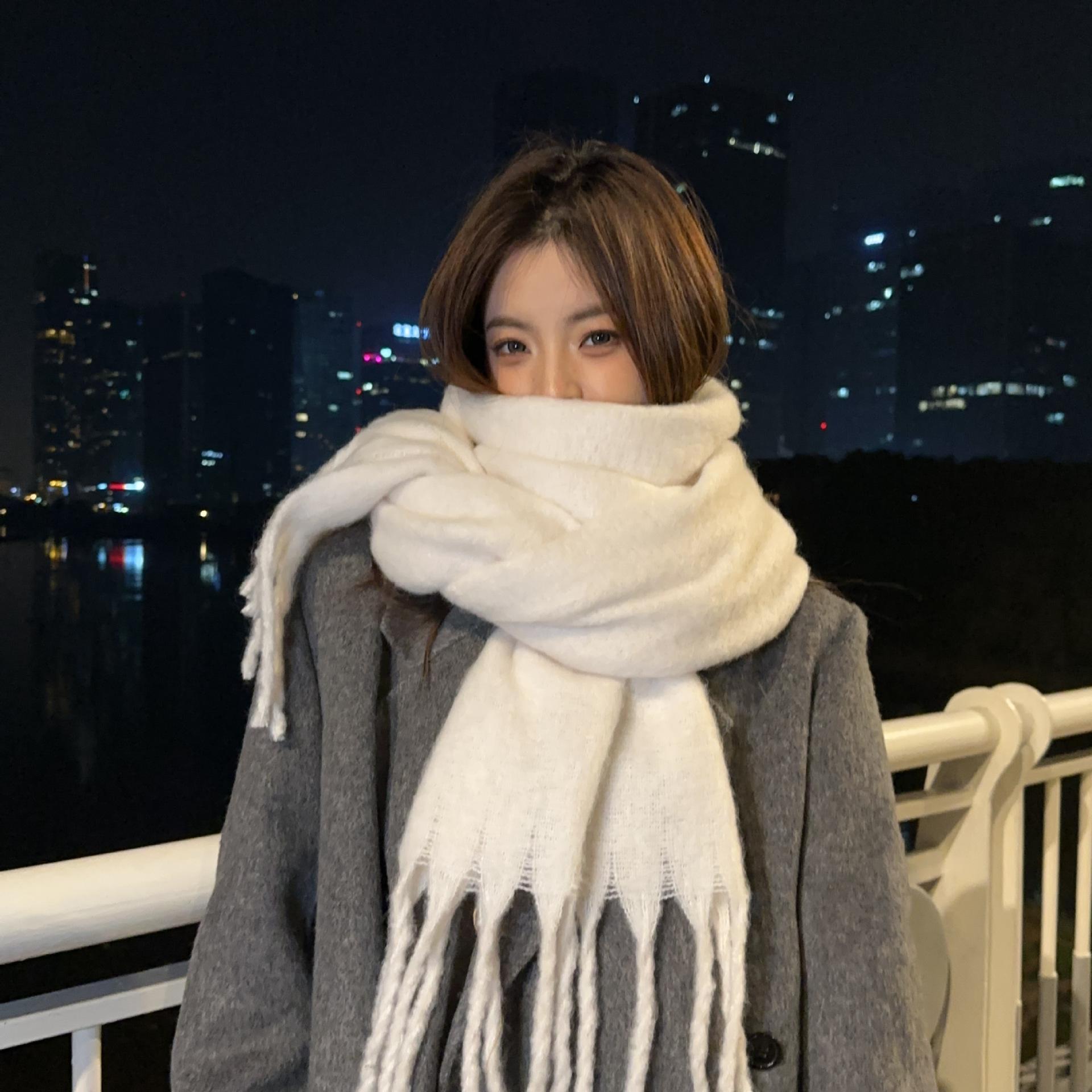 

Autumn and winter new women s scarf thickened solid color warm tide high sense versatile shawl student scarf 205*35cm чорний