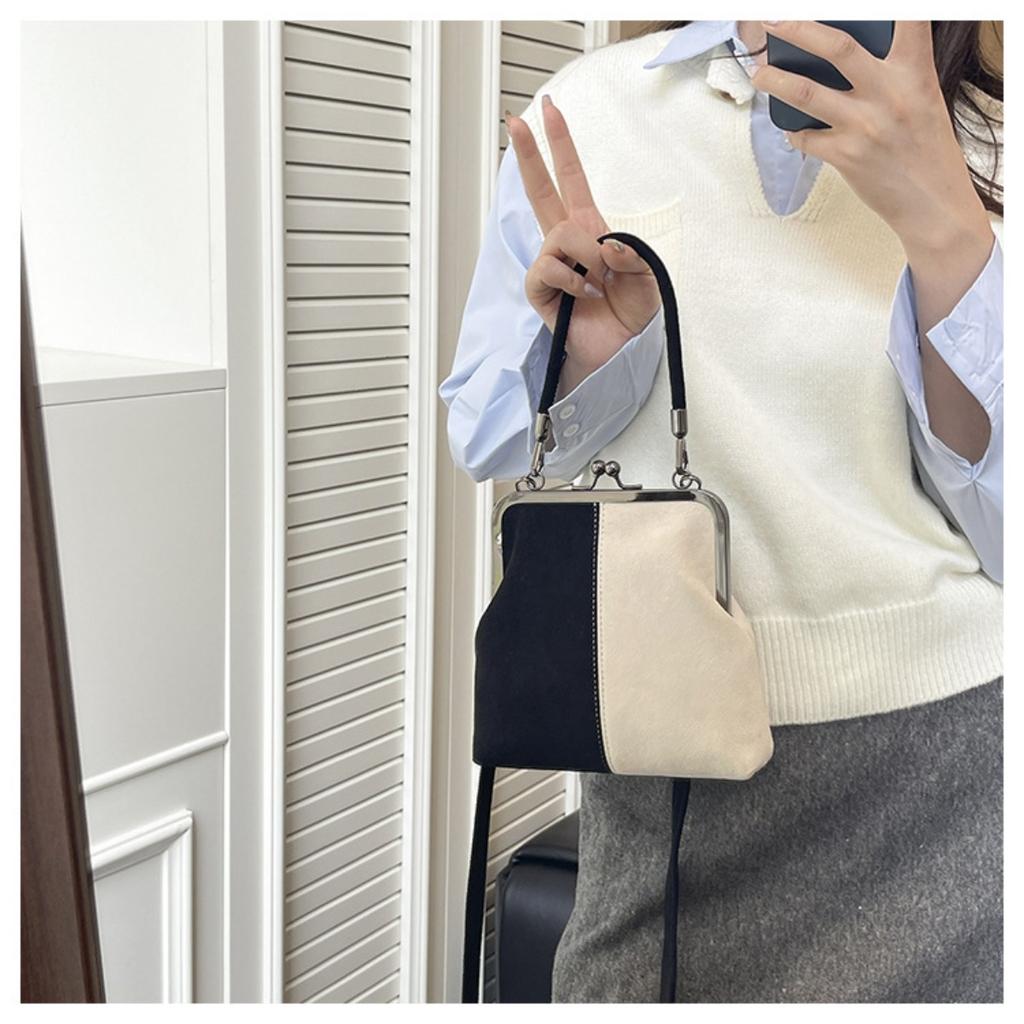 Damen Retro Crossbody-Tasche aus Wildlederimitat, Elegante Schultertasche mit Kontrastfarbe und Bügelverschluss, Abnehmbarer Schultergurt, Kleine Handtasche, Alltags-Handtasche