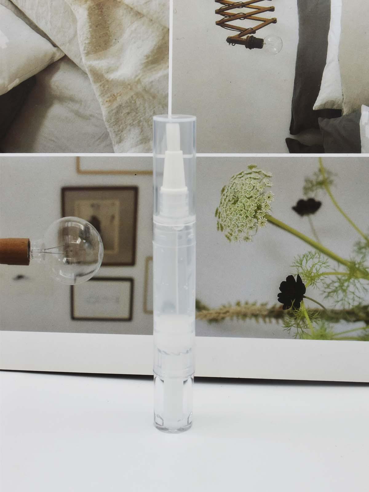 

Водостойкий карандаш и гель для снятия наращенных ресниц с ароматом клубники прозрачный