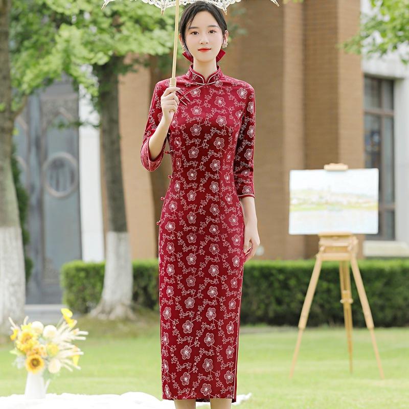 Long cheongsam 1011 spring new fashionable and elegant 8-point sleeve double-layer plain velvet embroidered improved cheongsam