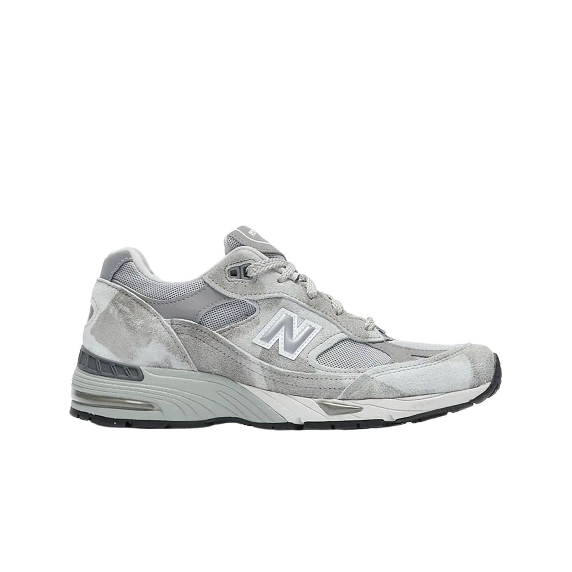 

(в) New Balance 991 Сделано в Великобритании Серый 235