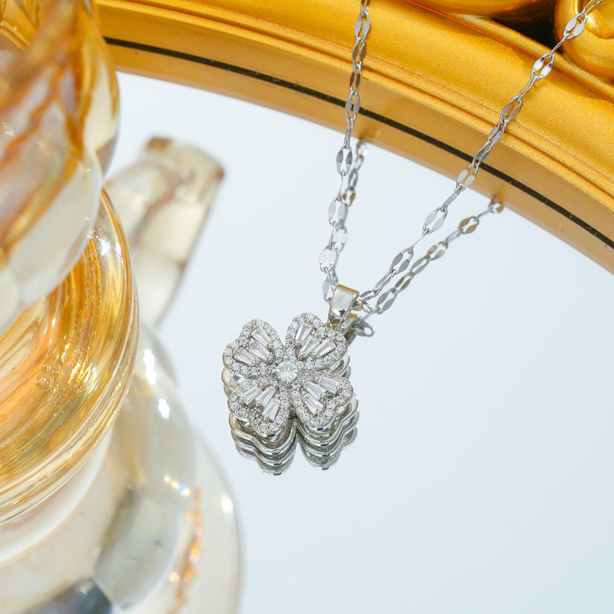 

Shiny Rotatable Clover Flower Pendant Necklaces for Women Girls Creative Lucky Accessories Stainless Steel Chain Jewelry Gifts