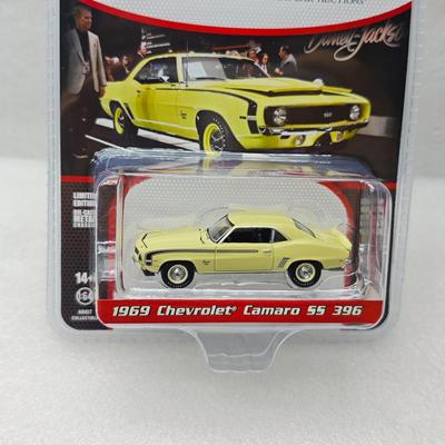 Sinal Verde 1:64 1969 Chevrolet Camaro SS 396 37320-C Carro de Simulação Modelo de Liga de Metal decoração exibição coleção presentes