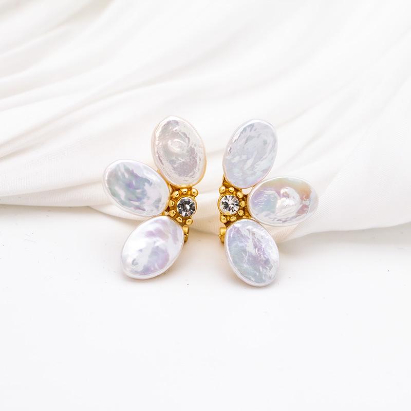 Light Luxury Baroque Pearl and Floral Stud Earrings