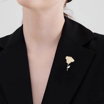 Rose Brooch with Diamonds Dazzling Alloy Lapel Pin Fade Resistant Exquisite Flower Pin for Daily Wear And Holiday